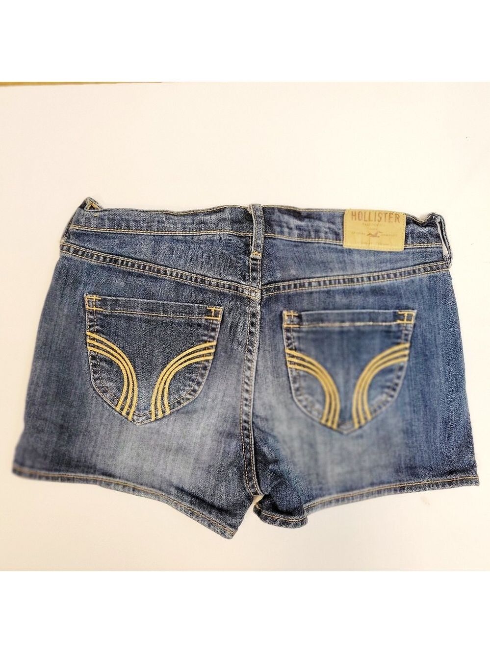 Hollister California Blue Denim Low Rise Stretch Shorts Size 1 - Picture 2 of 3